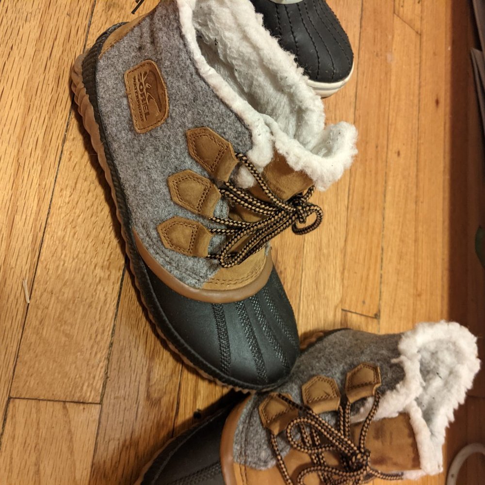 Sorel Out n About Size 8.5 Boots